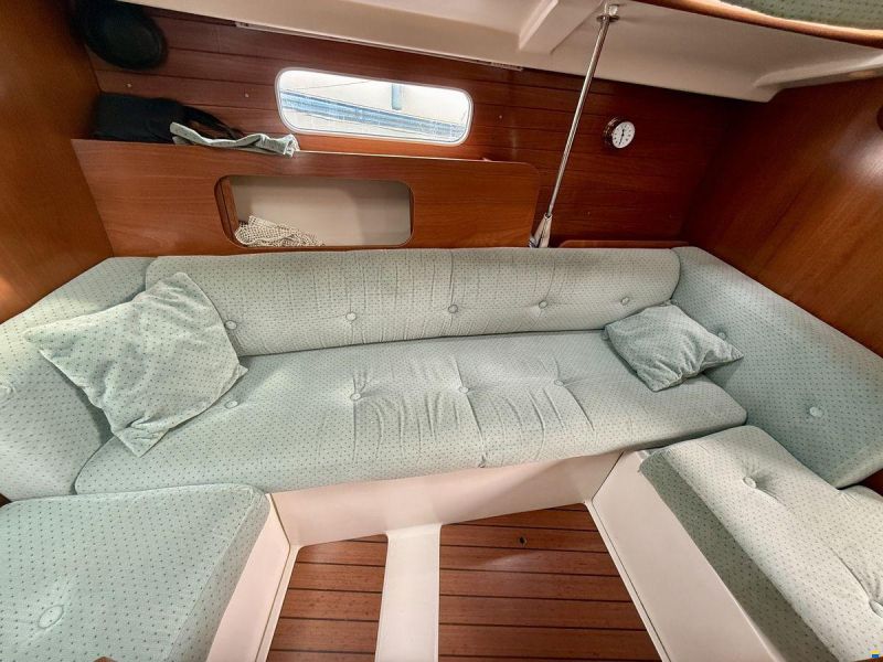 Beneteau Oceanis 321