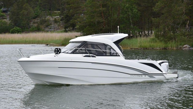 BENETEAU UTOMBORDARE ANTARES 7