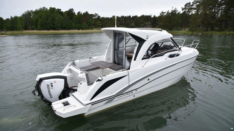 BENETEAU UTOMBORDARE ANTARES 7