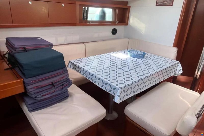 Beneteau Oceanis 48