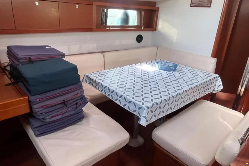 Beneteau Oceanis 48
