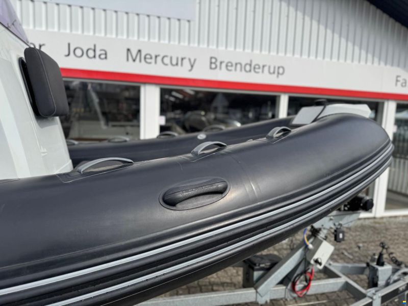 Brig Inflatable Boats 610 Navigator RIB med F150 Mercury-EFI P