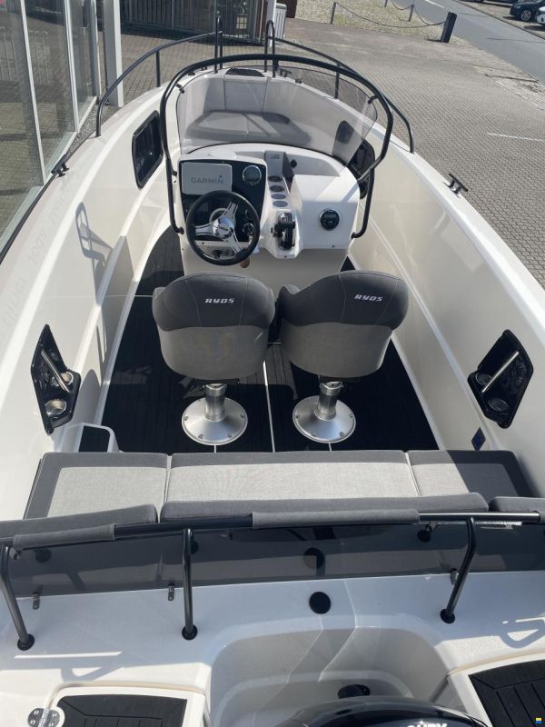 Ryds 630 MID-C med Mercury F115 CT ELPT EFI