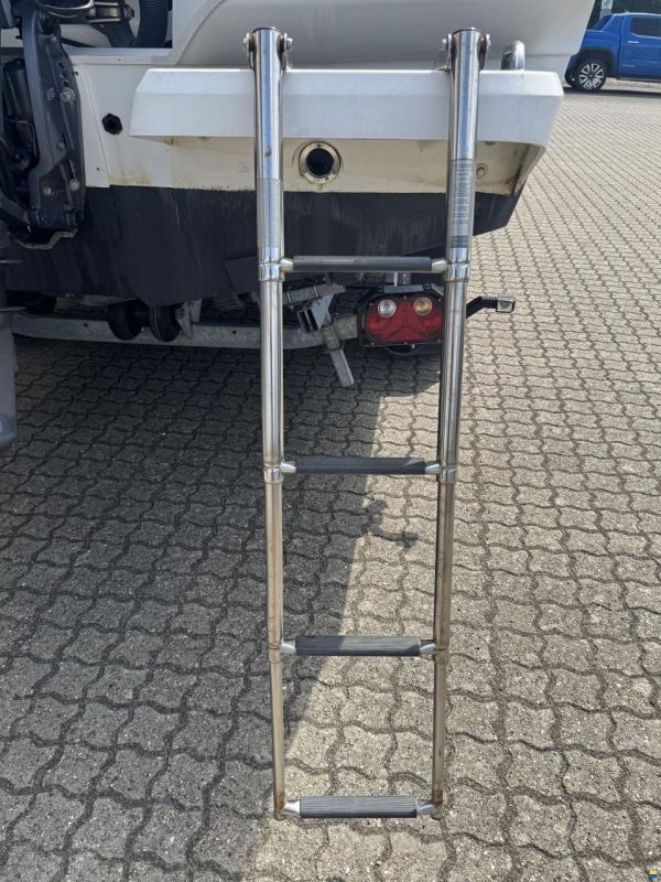Beneteau Antares 780 med 225 hk Yamaha-EFI 4 takt