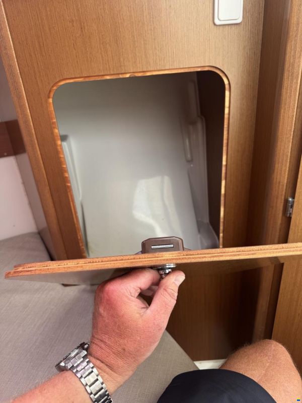 Beneteau Antares 780 med 225 hk Yamaha-EFI 4 takt