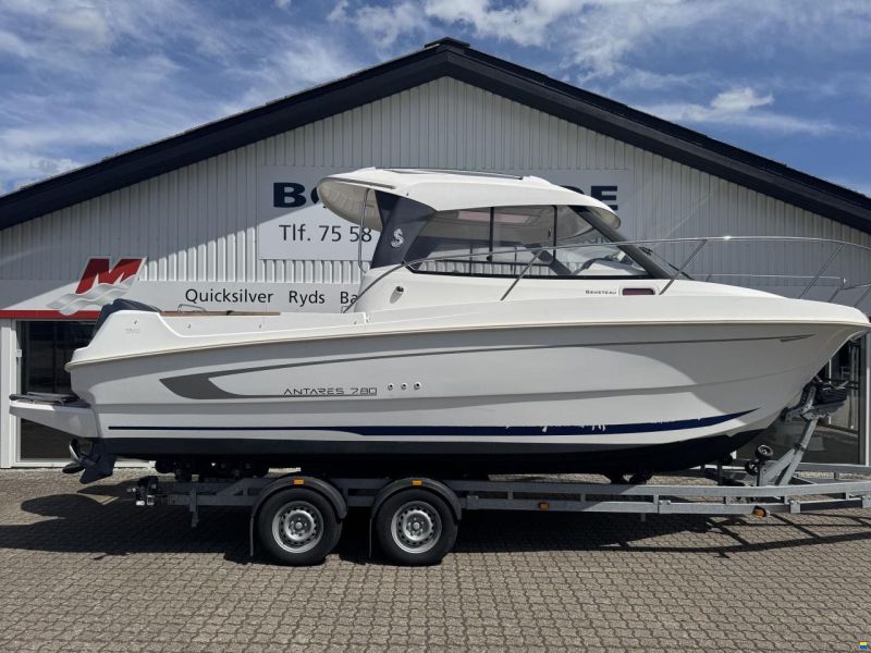 Beneteau Antares 780 med 225 hk Yamaha-EFI 4 takt
