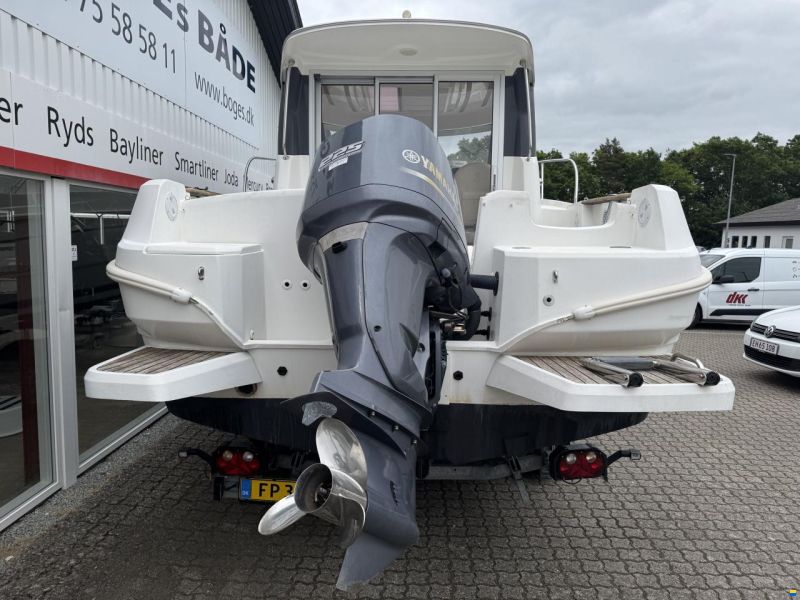 Beneteau Antares 780 med 225 hk Yamaha-EFI 4 takt