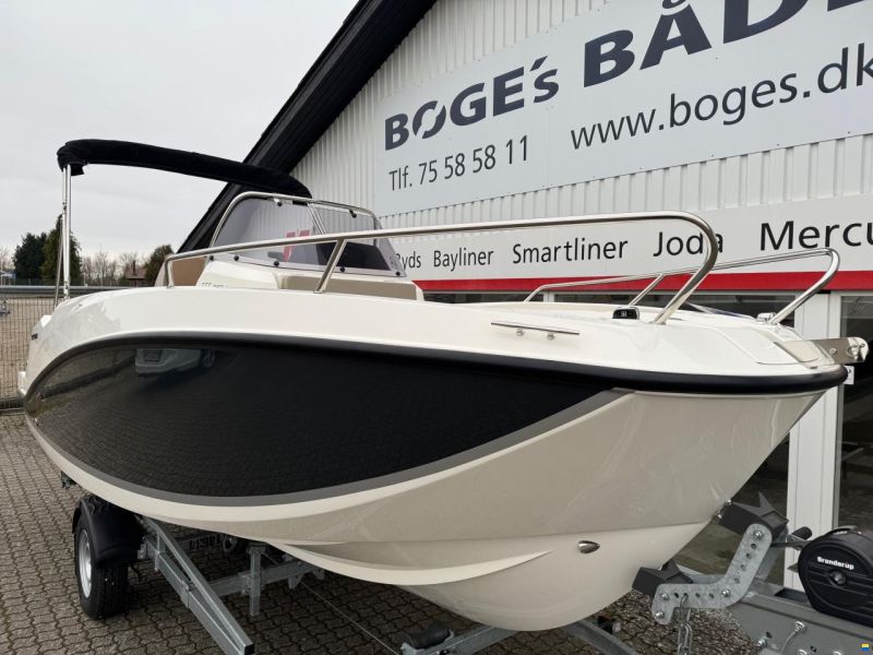 Quicksilver Activ 555 Open med 100 hk Me