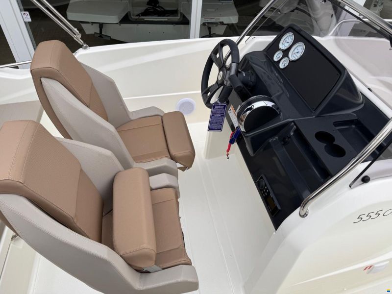 Quicksilver Activ 555 Open med 100 hk Me