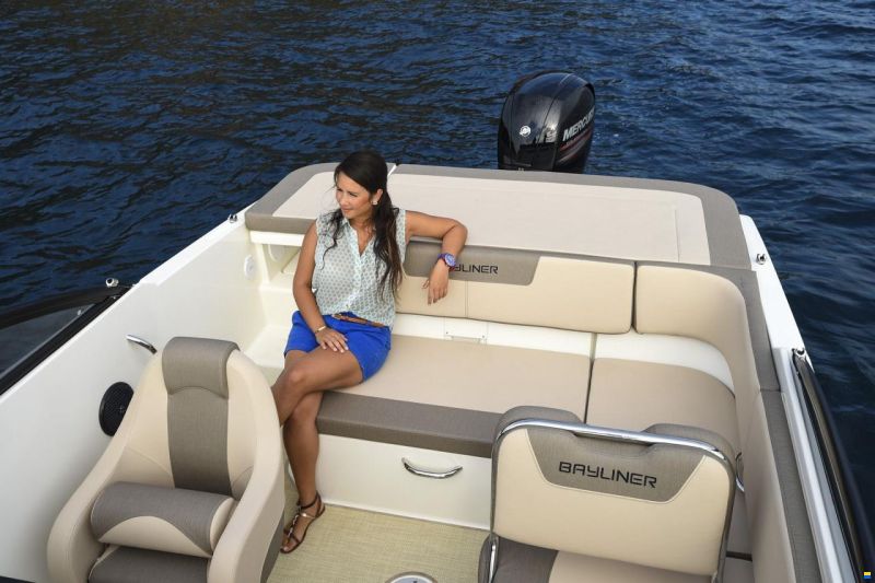 Bayliner VR5 Cuddy med F150 Mercury-EFI
