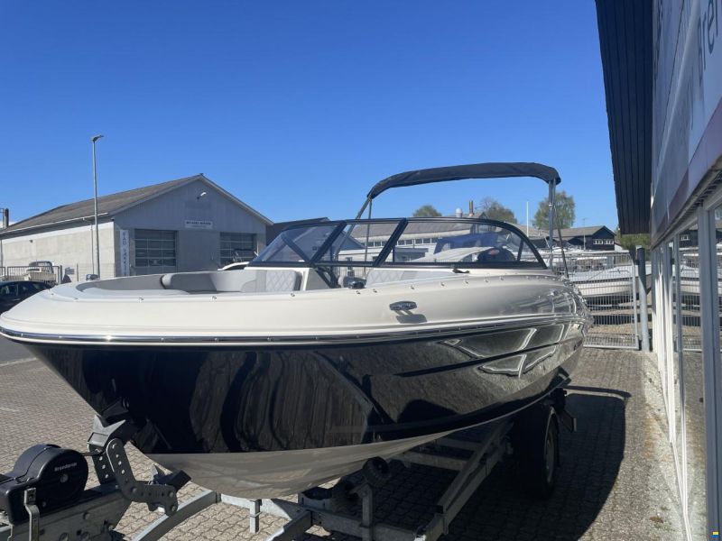 Byliner VR4 Bowrider med F115 ProXS Merc