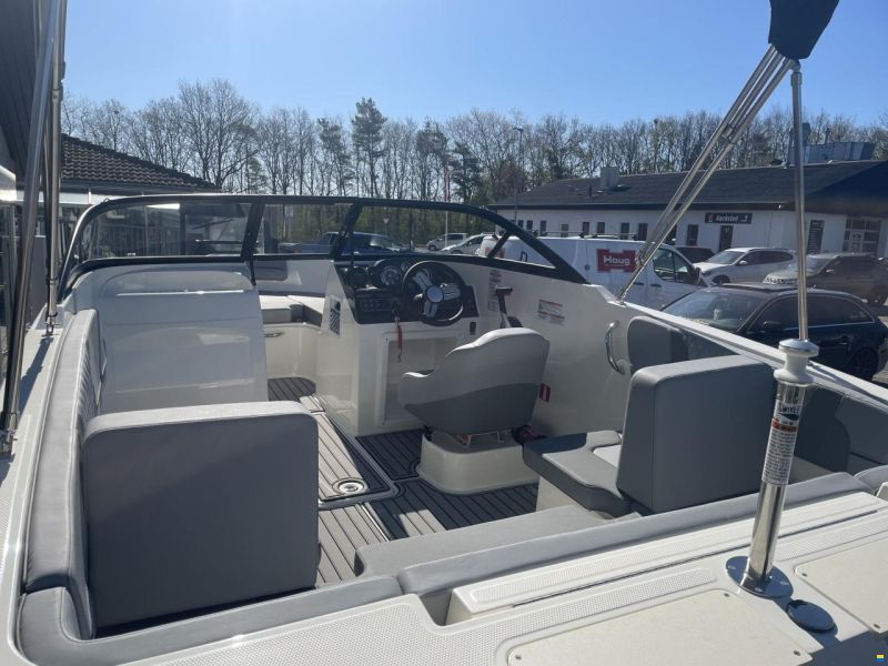 Byliner VR4 Bowrider med F115 ProXS Merc