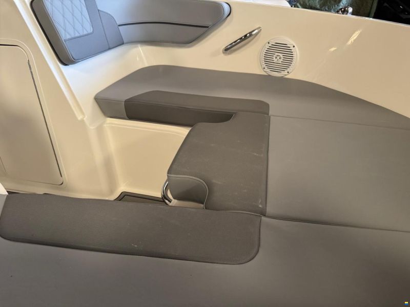 Byliner VR4 Bowrider med F115 ProXS Merc