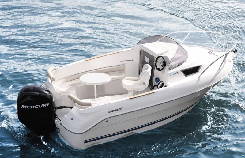 Quicksilver 470 Cabin
