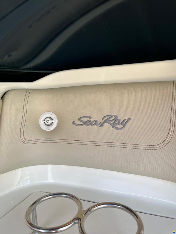 Sea Ray 240 sse