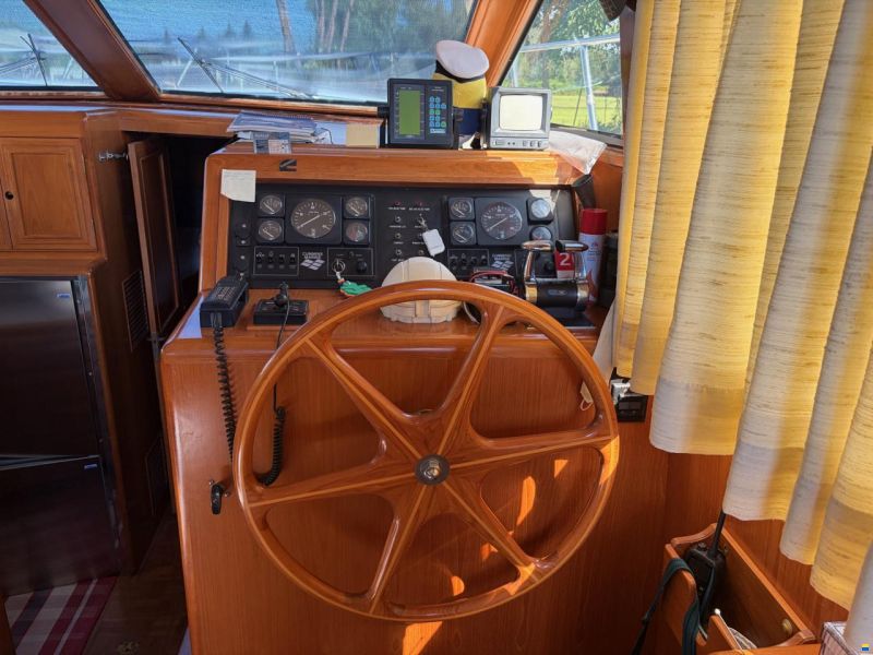 Ocean Alexander 39