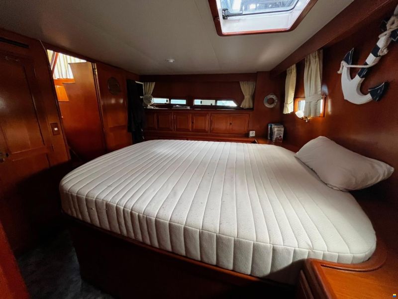 Ocean Alexander 39