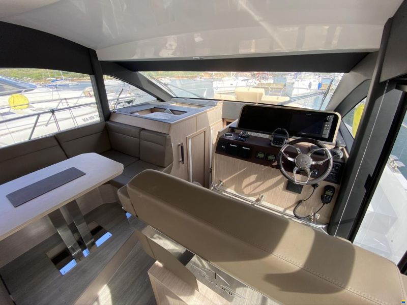Sealine F430 FLY