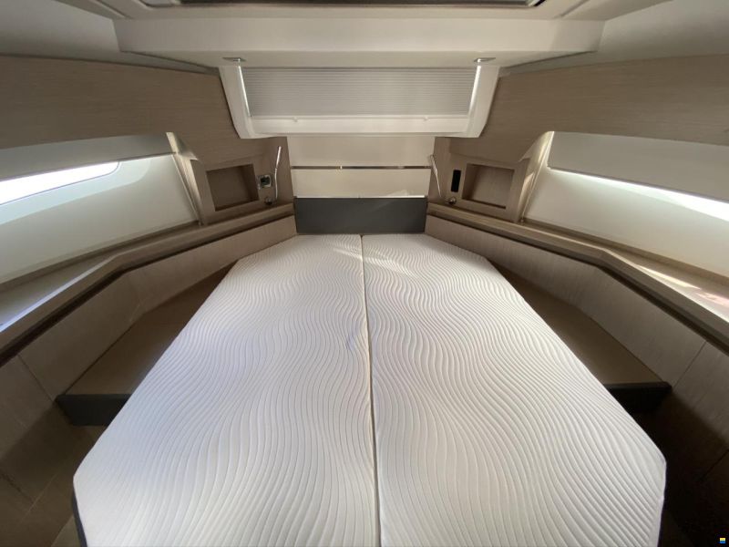 Sealine F430 FLY