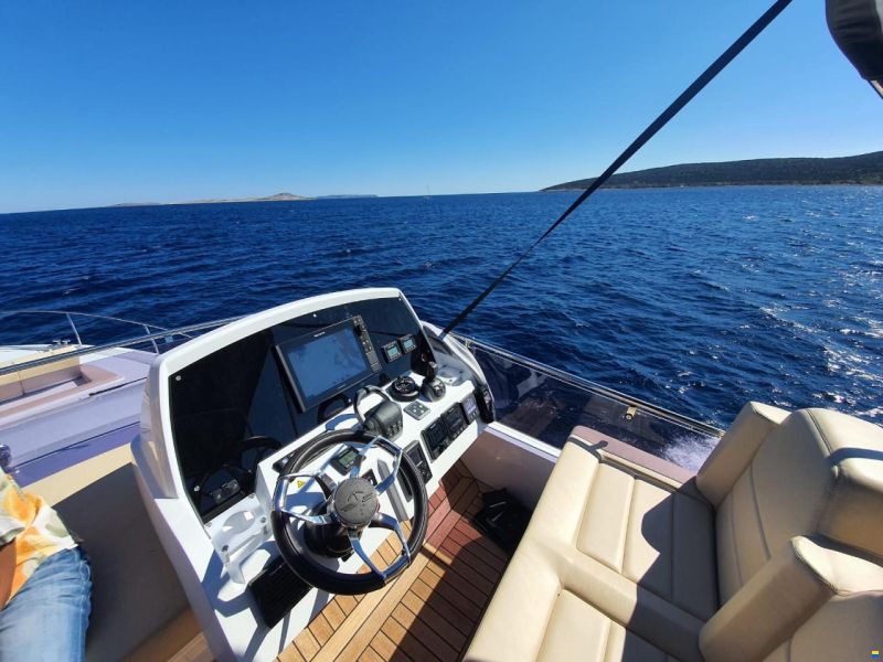 Sealine F430 FLY