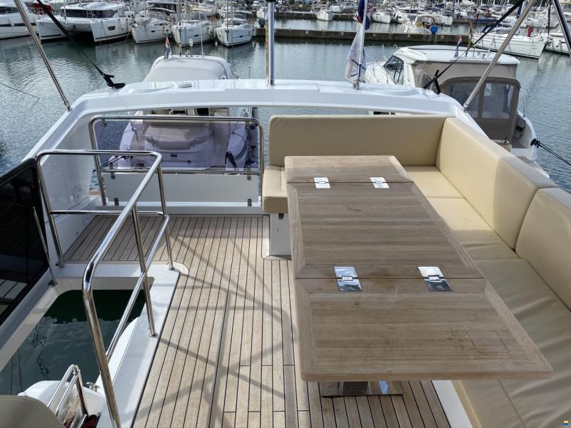 Sealine F430 FLY