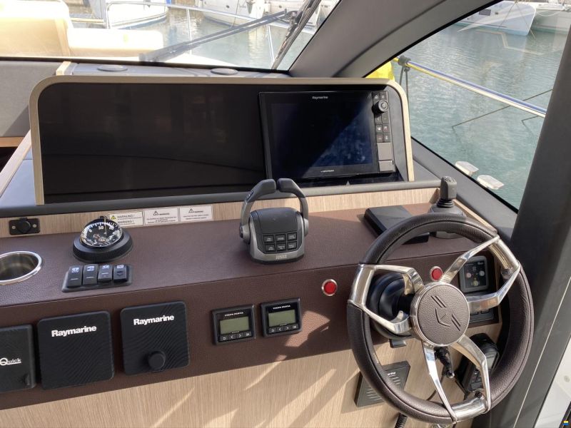 Sealine F430 FLY