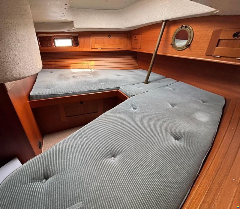 Hallberg-Rassy 352