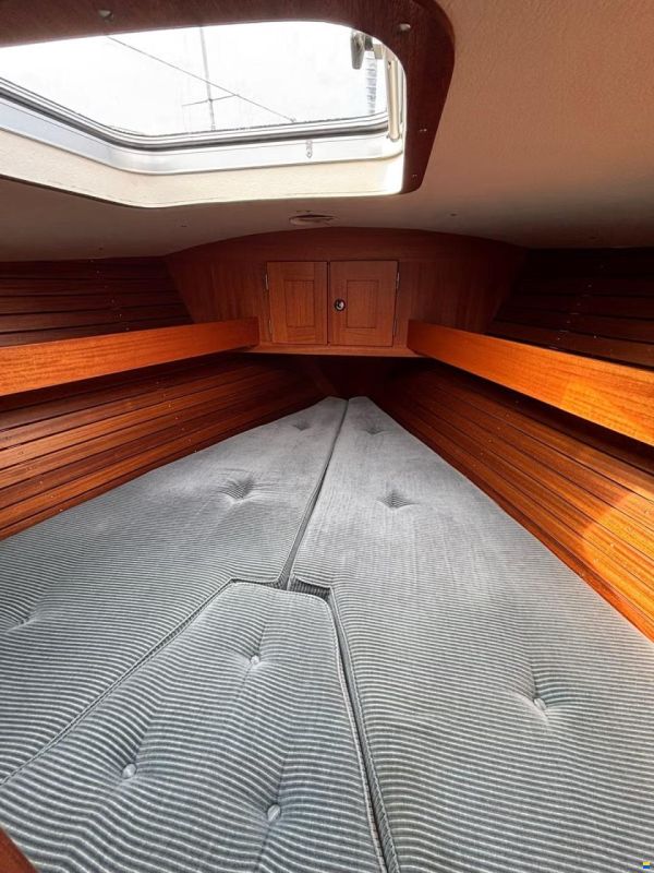 Hallberg-Rassy 352