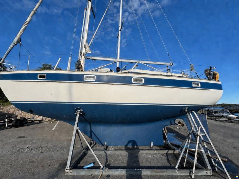 Hallberg-Rassy 352