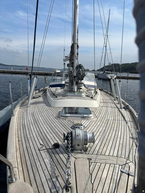 Hallberg-Rassy 352