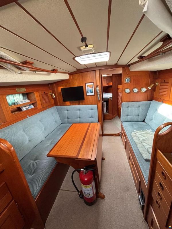 Hallberg-Rassy 352