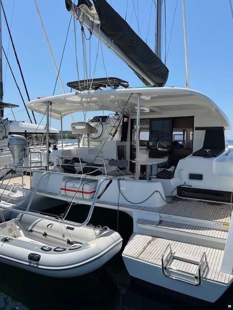 Lagoon 42