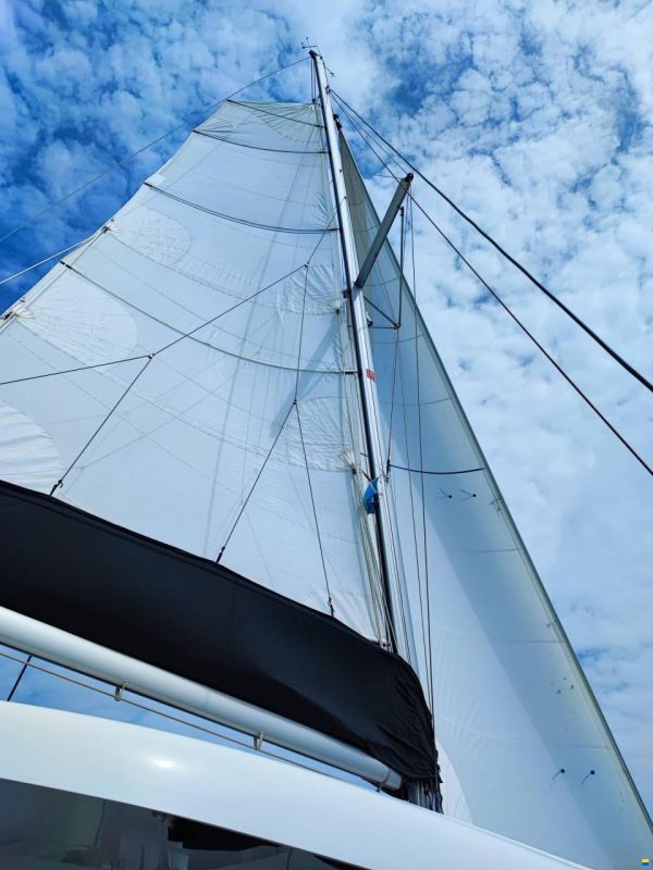 Lagoon 42
