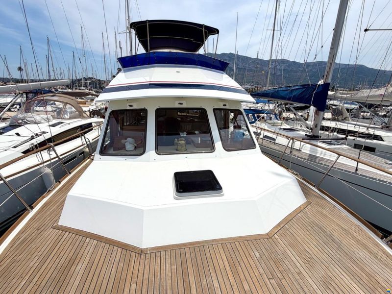 Trader Sundeck 44