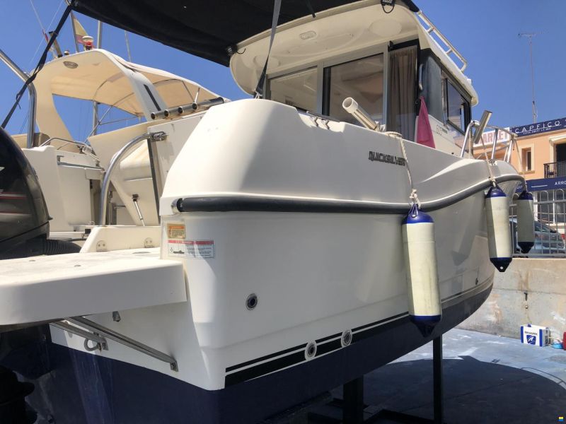 Quicksilver Pilothouse Capture 605