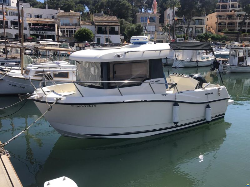 Quicksilver Pilothouse Capture 605