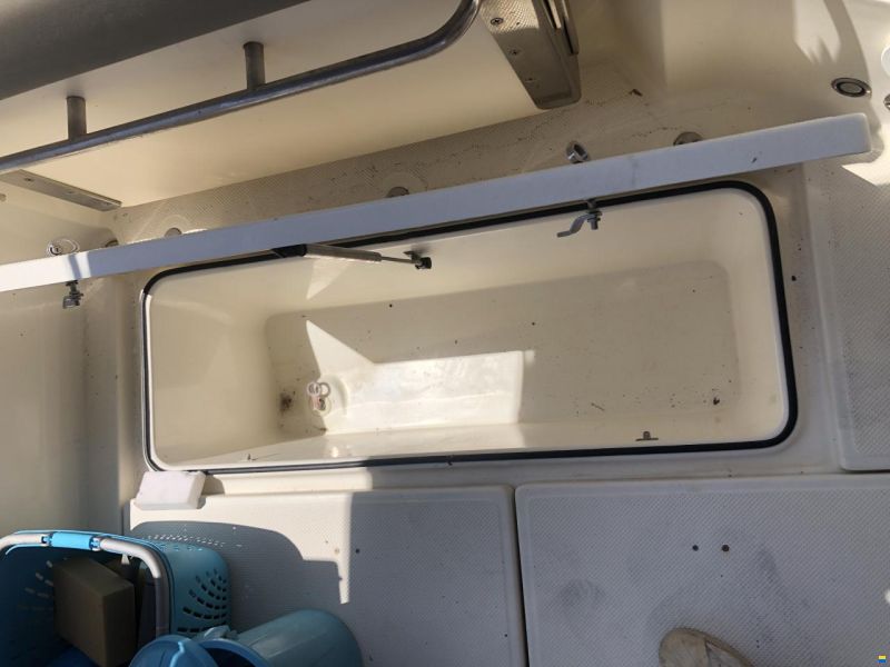 Quicksilver Pilothouse Capture 605