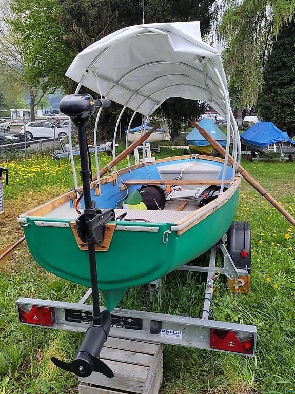 Polyester-Ruderboot