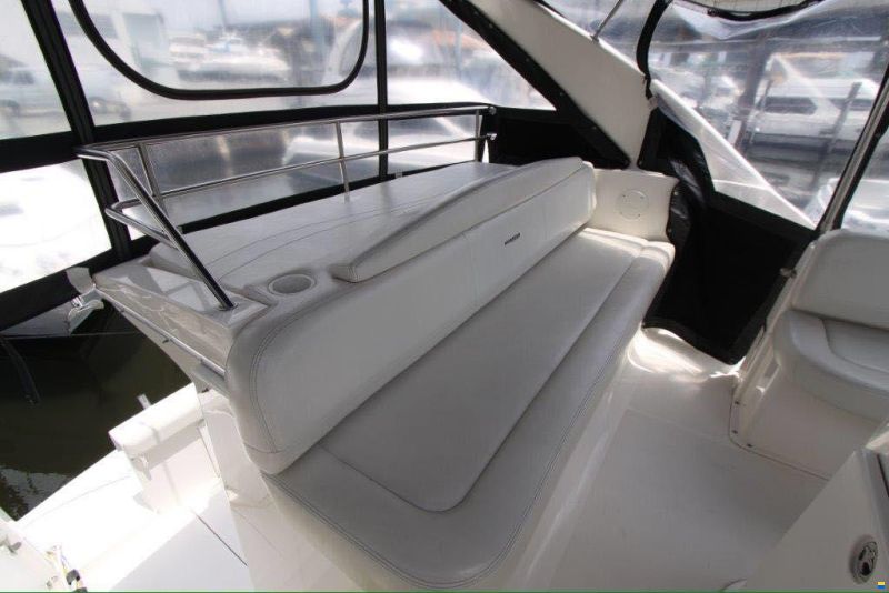 Silverton 330 Sport Fly Bridge