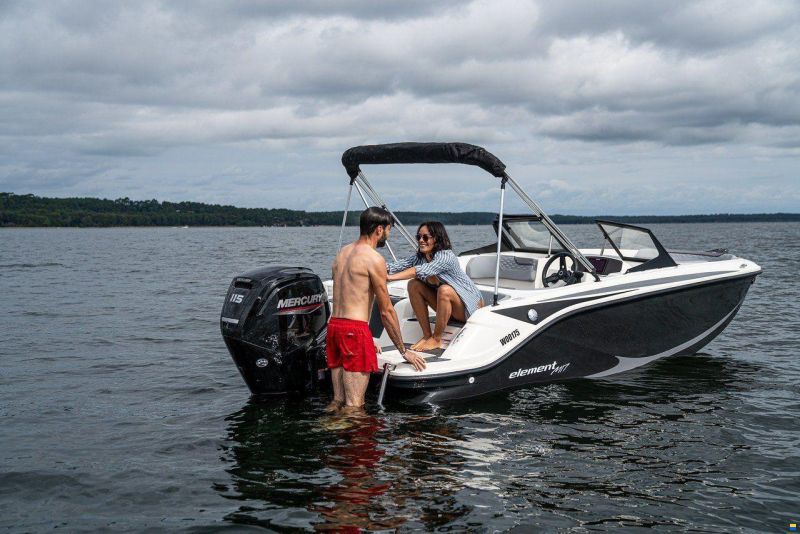Bayliner ELEMENT M17