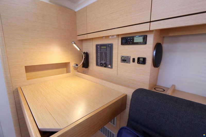 Hanse 418