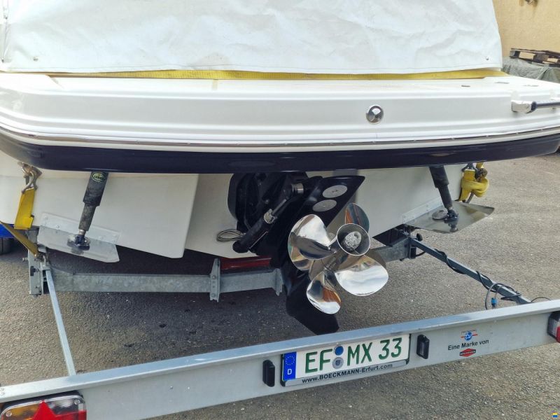 Chaparral 250 Signature