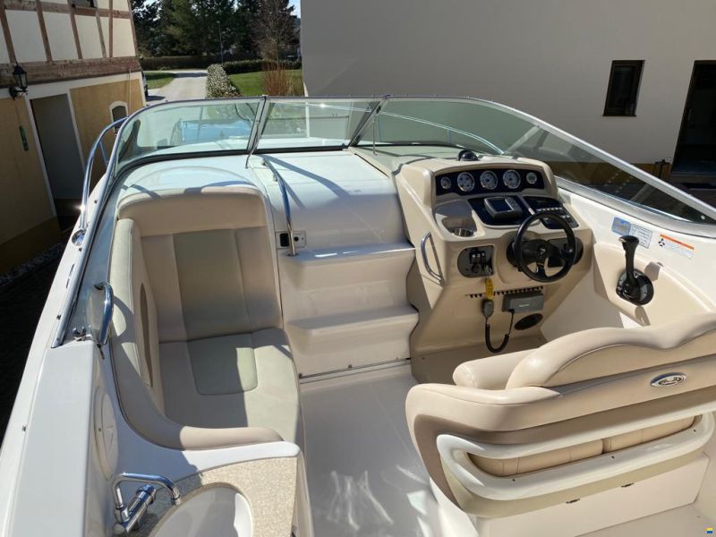 Chaparral 250 Signature