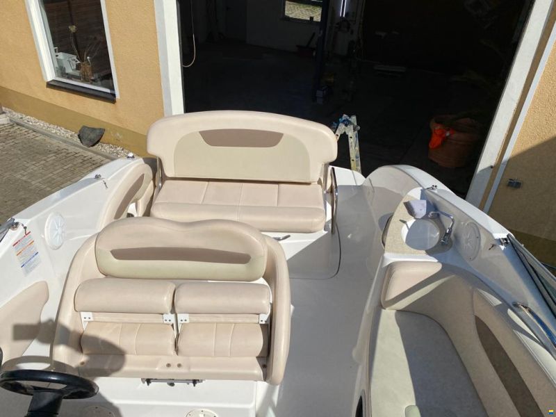 Chaparral 250 Signature