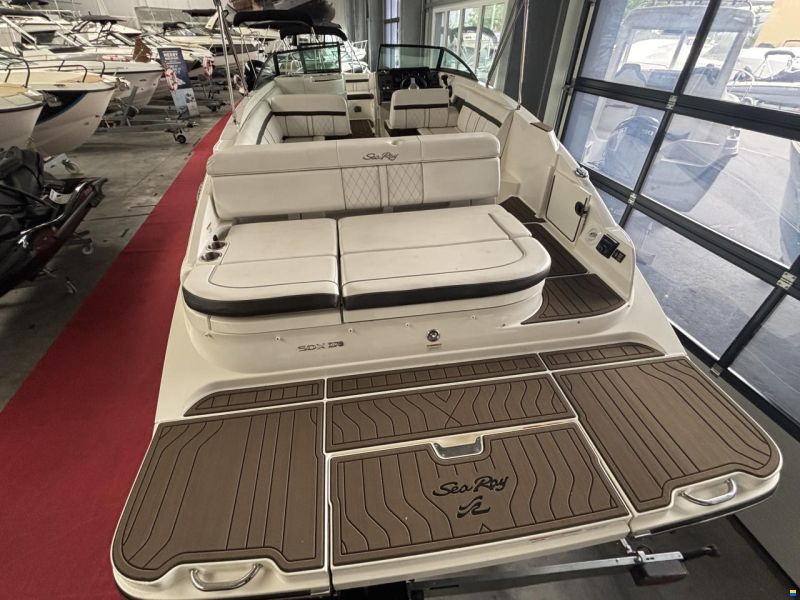 Sea Ray 270 SDXE