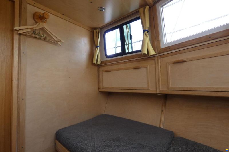 C.J. Broom & Sons Ltd Broom 37 - Custom-Umbau