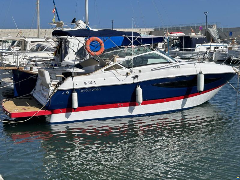 Four Winns V275