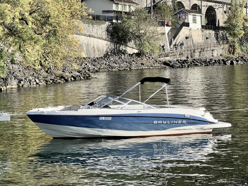 Bayliner 235