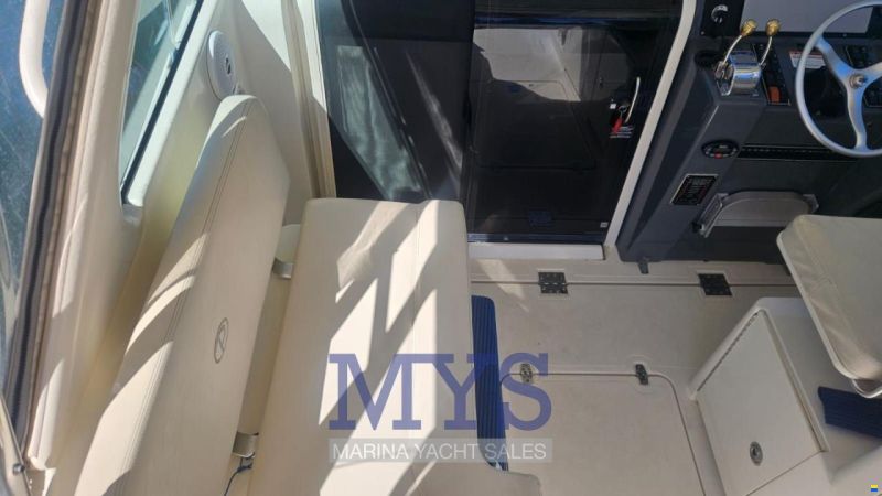Pursuit Tiara 3100 Offshore
