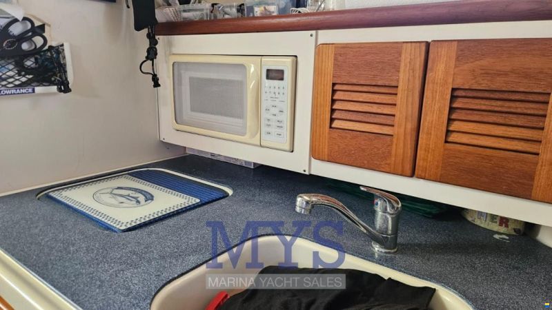 Pursuit Tiara 3100 Offshore